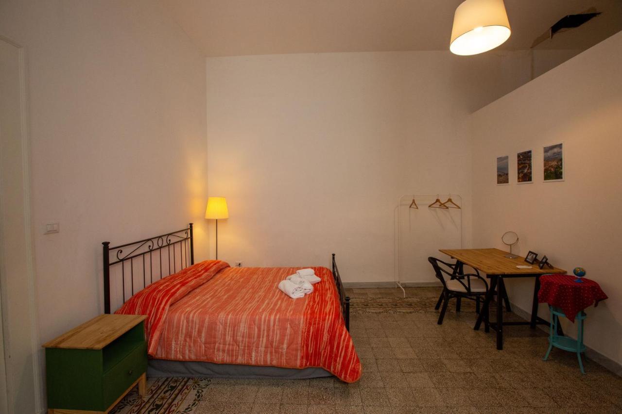Bed and Breakfast Vecchia Napoli - Chiaia Zewnętrze zdjęcie