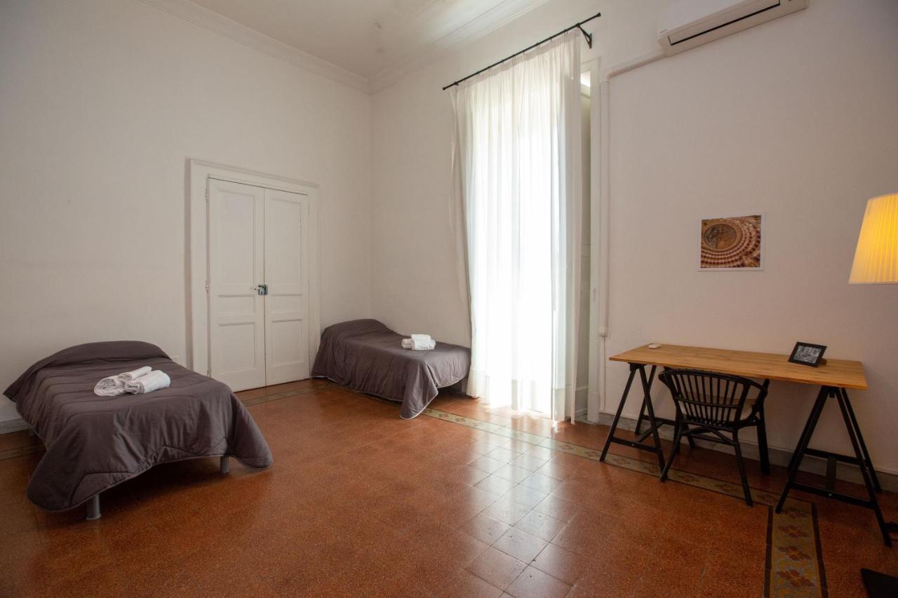 Bed and Breakfast Vecchia Napoli - Chiaia Zewnętrze zdjęcie