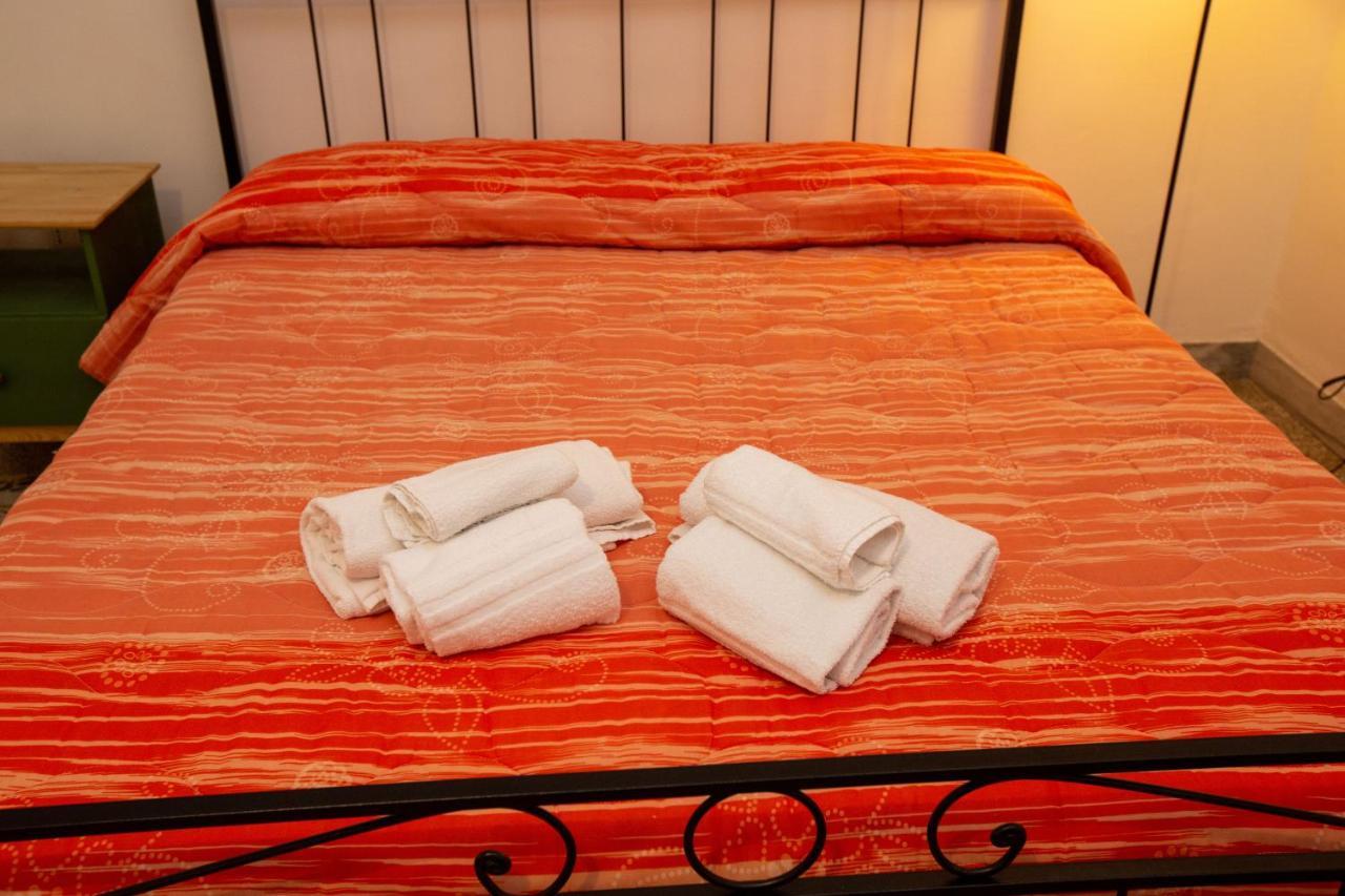 Bed and Breakfast Vecchia Napoli - Chiaia Zewnętrze zdjęcie