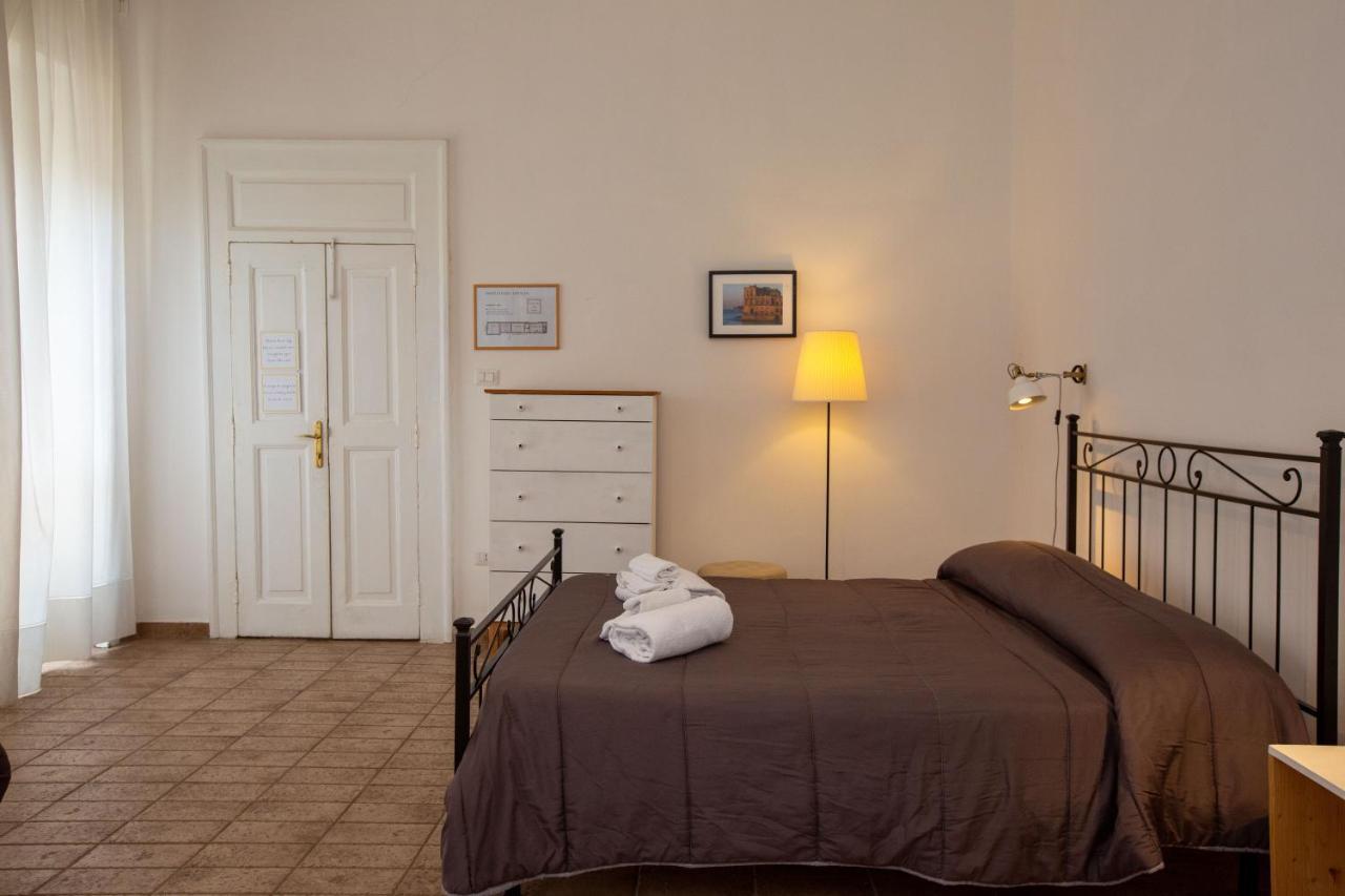 Bed and Breakfast Vecchia Napoli - Chiaia Zewnętrze zdjęcie