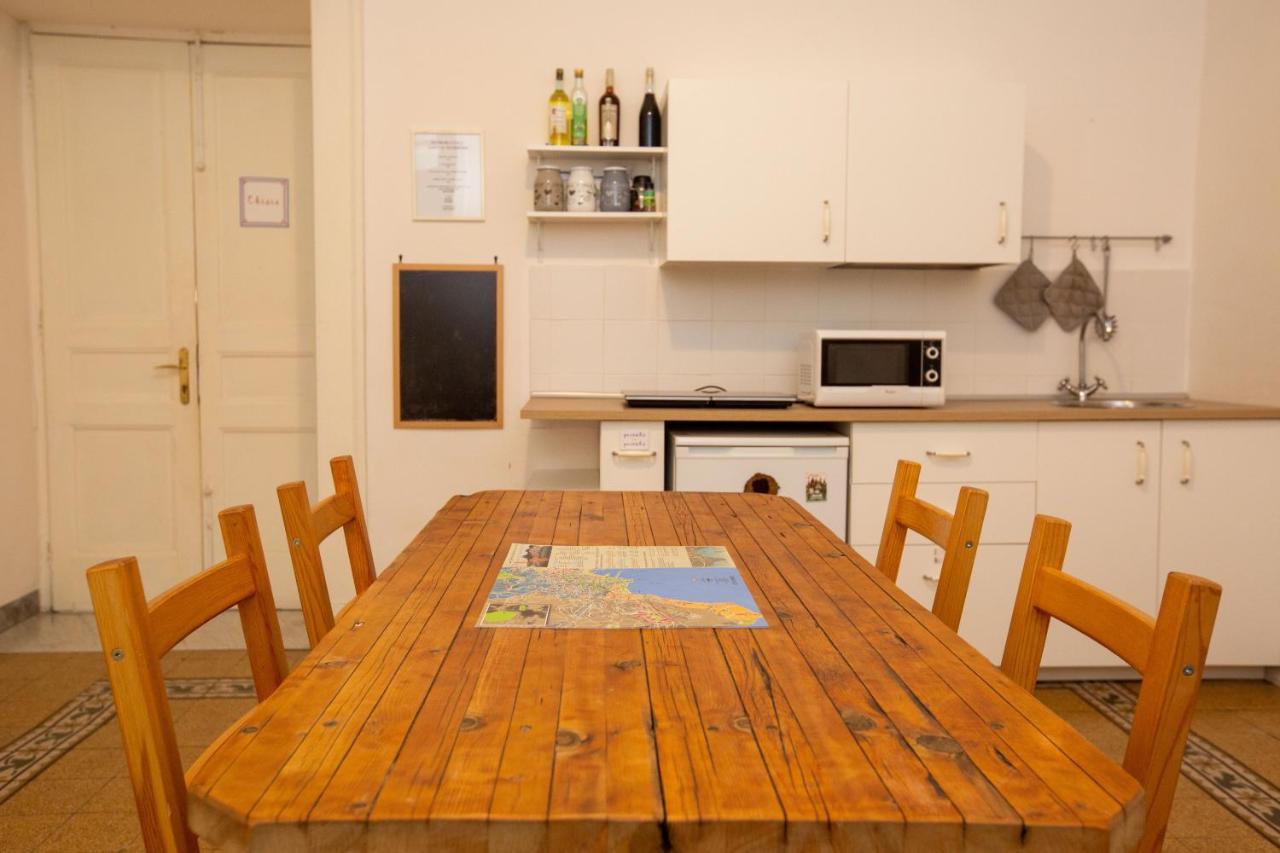 Bed and Breakfast Vecchia Napoli - Chiaia Zewnętrze zdjęcie
