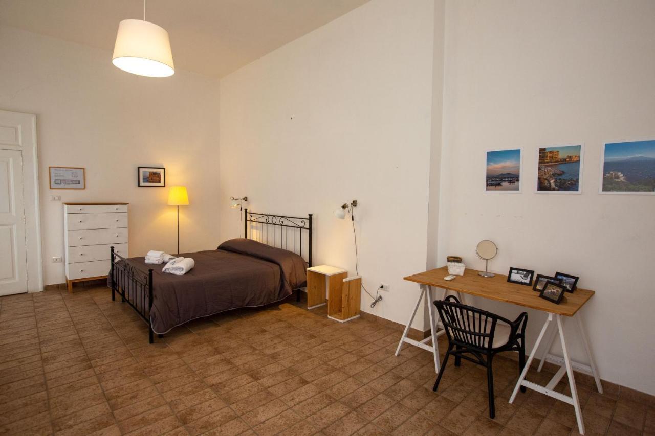 Bed and Breakfast Vecchia Napoli - Chiaia Zewnętrze zdjęcie