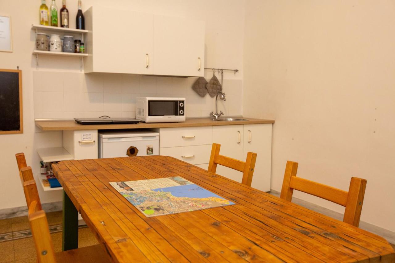 Bed and Breakfast Vecchia Napoli - Chiaia Zewnętrze zdjęcie